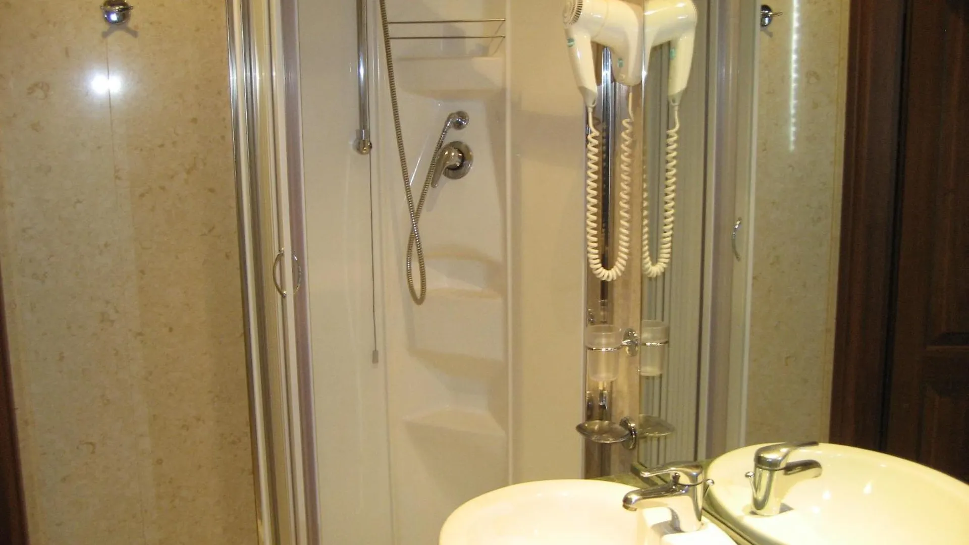 La Torre Ai Mari Hotell Sarteano 3*,  Italien