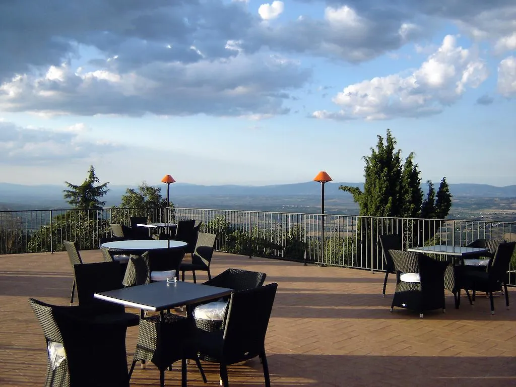 Hotel La Torre Ai Mari Sarteano 3*,